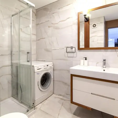 아파트 Central Flat With Balcony In Fikirtepe 이스탄불